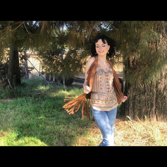 Hippie/bohemian vibe sequence tank top. - Picture 5 of 6